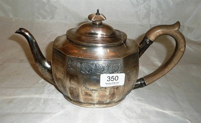 Lot 350 - Georgian silver teapot