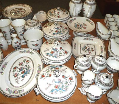 Lot 388 - Extensive Wedgwood 'Kutani Crane' pattern tea and dinner service