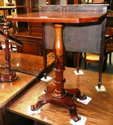 Lot 536 - A 19th century mahogany pedestal table