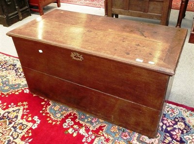 Lot 546 - 19th century oak blanket box