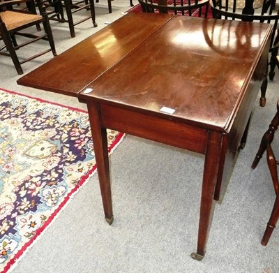 Lot 599 - Victorian mahogany Pembroke table