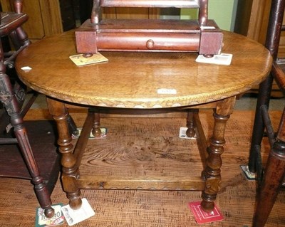 Lot 641 - Nigel Griffiths Derbyshire' craftsman made oak circular coffee table