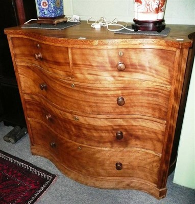 Lot 685 - 19th century serpentine fronted four height chest of drawers