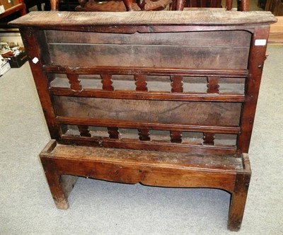 Lot 744 - 18th century oak plate rack