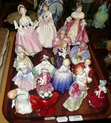 Lot 254 - Seventeen assorted Royal Doulton figures