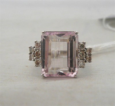 Lot 278 - A 14ct white gold kunzite and diamond cluster ring