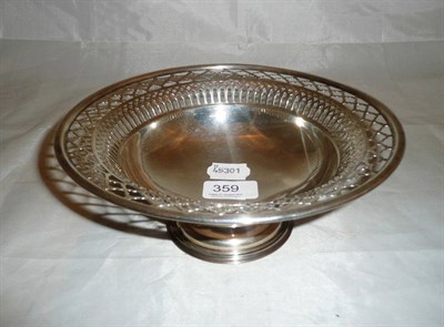 Lot 359 - A silver basket with pierced decoration