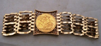 Lot 379 - A 9ct gold bracelet with 1892 sovereign mount