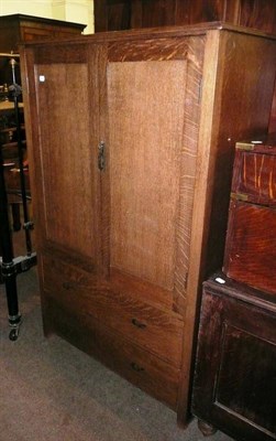 Lot 571 - Oak linen cupboard