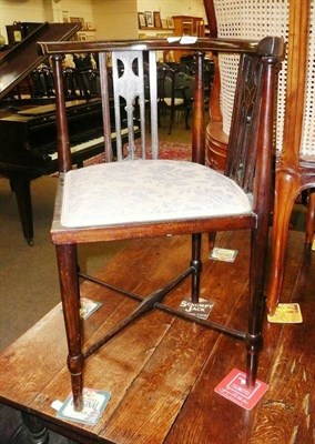 Lot 639 - Corner chair