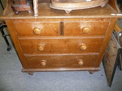 Lot 728 - Chest with gallery back