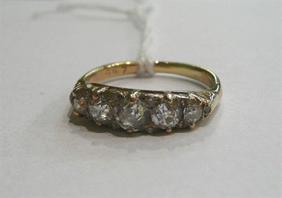 Lot 16 - A diamond five stone ring