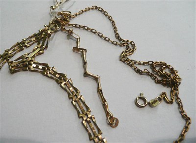 Lot 27 - A 9ct gold chain and two bracelets (a.f.)