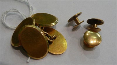 Lot 43 - A pair of 18ct gold cuff links with matching collar studs