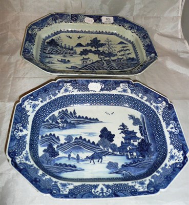 Lot 63 - A Qianlong blue and white Chinese serving dish and another