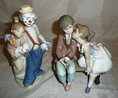 Lot 384 - Two Lladro groups 'Ten and growing' and 'Nuevos Amigos' (both boxed)