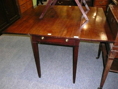 Lot 479 - Mahogany Pembroke table