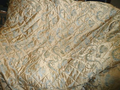 Lot 524 - Quilted bed cover and two pairs of cushion covers