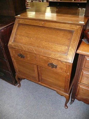 Lot 558 - Light oak bureau