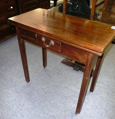 Lot 631 - 19th century mahogany tea table