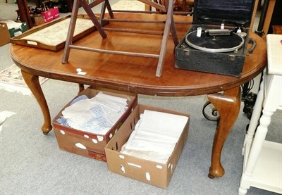 Lot 647 - Queen Anne-style cabriole leg table with one leaf