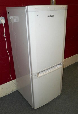 Lot 661 - A fridge freezer