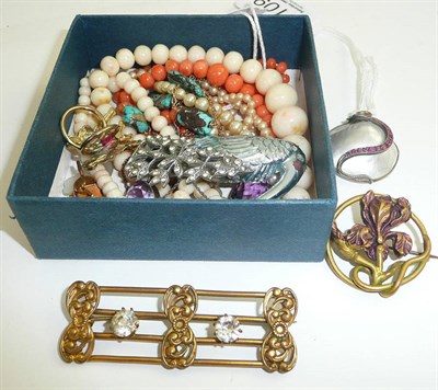 Lot 109 - Art Nouveau gilt metal brooch, a turquoise matrix necklace, costume jewellery etc