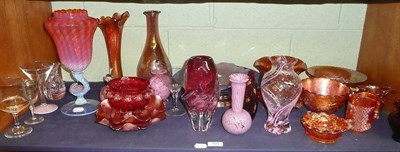 Lot 135 - A quantity of carnival glass, Vaseline glass vase, etc