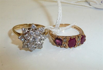 Lot 328 - Two 9ct gold rings