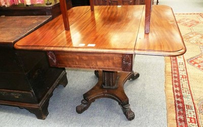 Lot 487 - Pembroke table