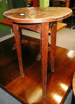 Lot 501 - Primitive cricket table