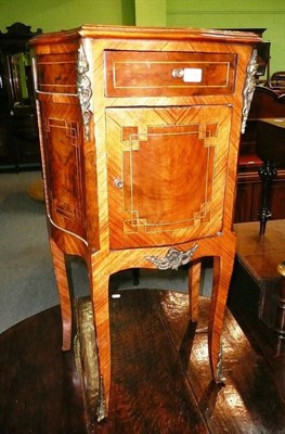 Lot 558 - Reproduction kingwood bedside cabinet