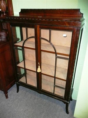 Lot 607 - Mahogany china cabinet