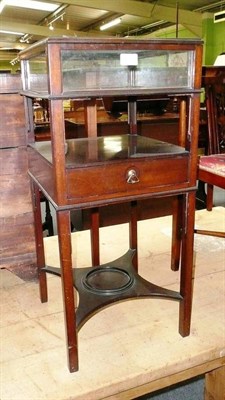 Lot 637 - A mahogany bijouterie table