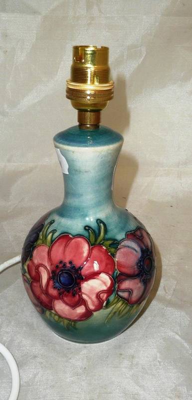 Lot 32 - A Moorcroft lamp
