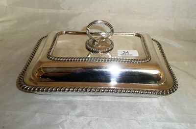 Lot 34 - A silver entree dish and cover
