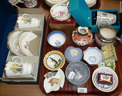 Lot 128 - Tray of decorative ceramics including 'Derby Posies' strainer and dish, Bilston enamel Silver...