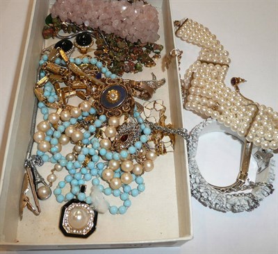 Lot 301 - Assorted jewellery including memorial brooch, necklaces etc