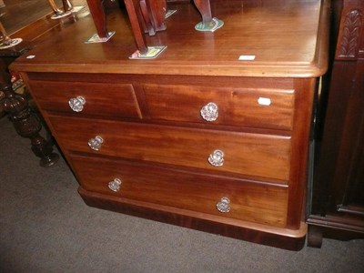 Lot 530 - A Victorian pine three height chest of drawers