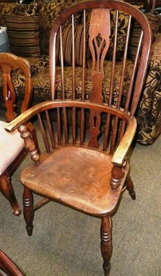 Lot 601 - A 19th century Windsor chair