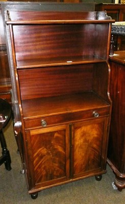 Lot 616 - Mahogany bookcase cabinet