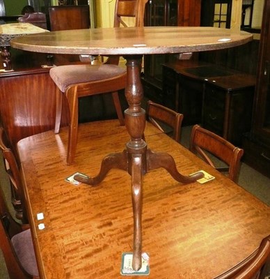 Lot 620 - Georgian oak tripod table