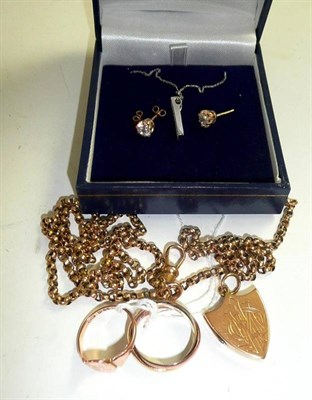 Lot 4 - A 9ct gold three colour ring, a belcher chain, a shield locket, earrings, pendant etc