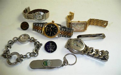 Lot 46 - A collection of assorted watches and two penknives