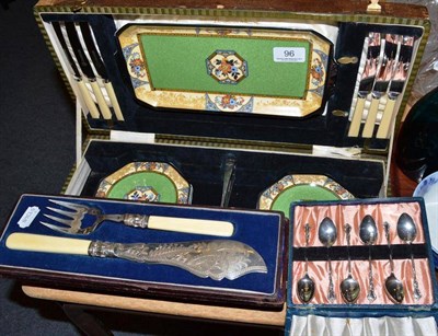 Lot 96 - Cased set of silver teaspoons, cased sandwich set and plated fish servers and pantograph
