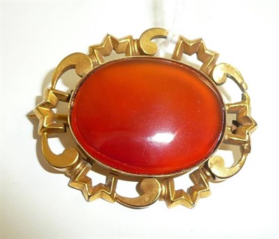 Lot 185 - A cornelian brooch