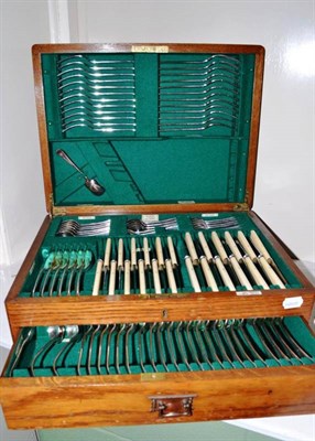 Lot 418 - Walker & Hall canteen of silver plated cutlery