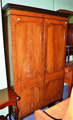 Lot 578 - An early 20th century mahogany wardrobe