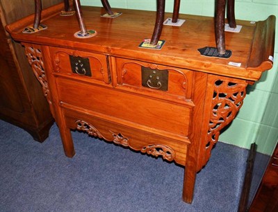 Lot 580 - Chinese side table