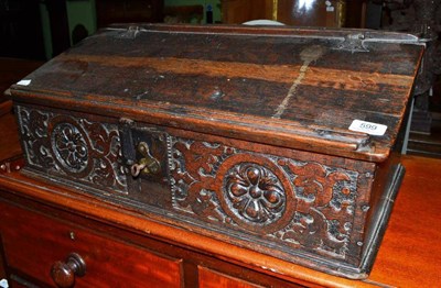 Lot 599 - 18th century oak bible box